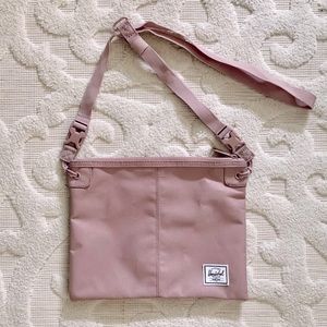 Herschel Supply Co Alder Cross body Bag